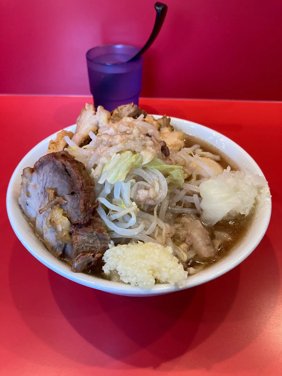 麺屋 桐龍 東川口本店で食べたラーメンを斜め上から撮影
